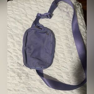 Lululemon L Fanny pack